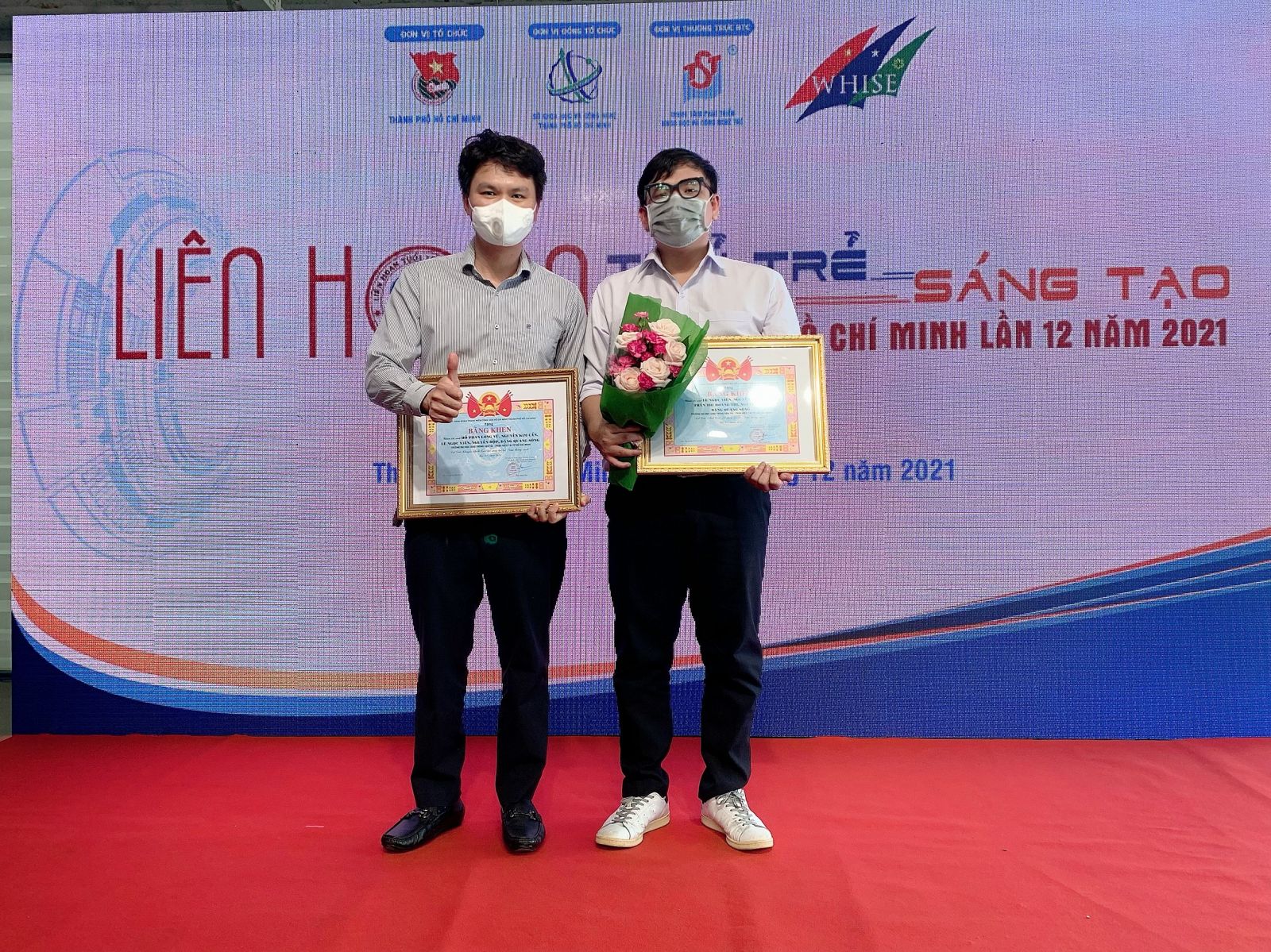 Chúc mừng nhóm sinh viên UTC2 đạt Giải Nhất và Giải Khuyến khích Cuộc thi Sáng tạo trẻ Giao thông Xanh do Thành Đoàn TP. Hồ Chí Minh phối hợp với Ban An toàn Giao thông Thành phố Hồ Chí Minh tổ chức